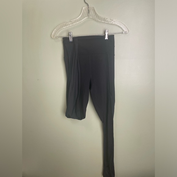 Lulu lemon, half mesh flattering design legging - Picture 1 of 5